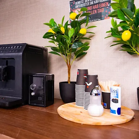 Puzzle Airport Frankfurt Hotel *