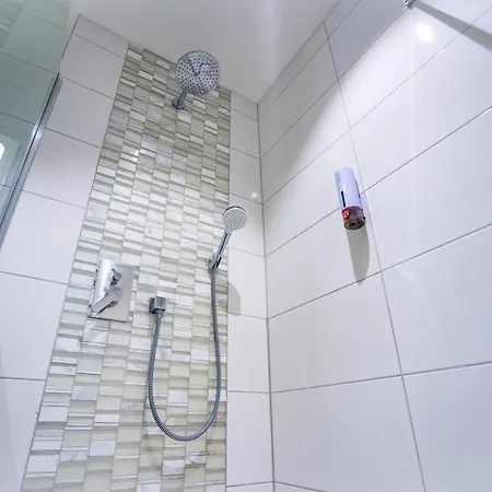 Hotel Puzzle Airport Frankfurt *